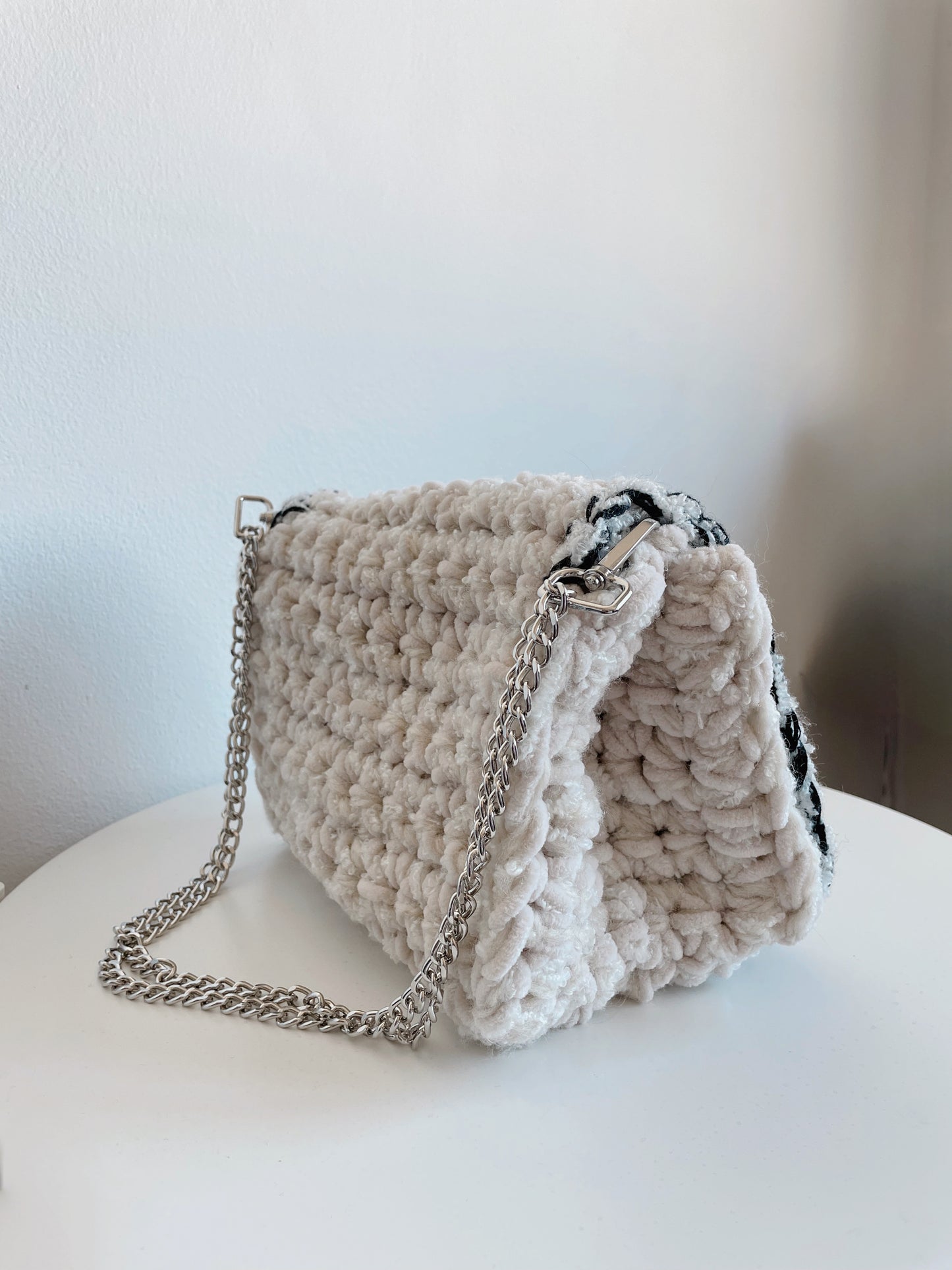 Louise Handbag Medium